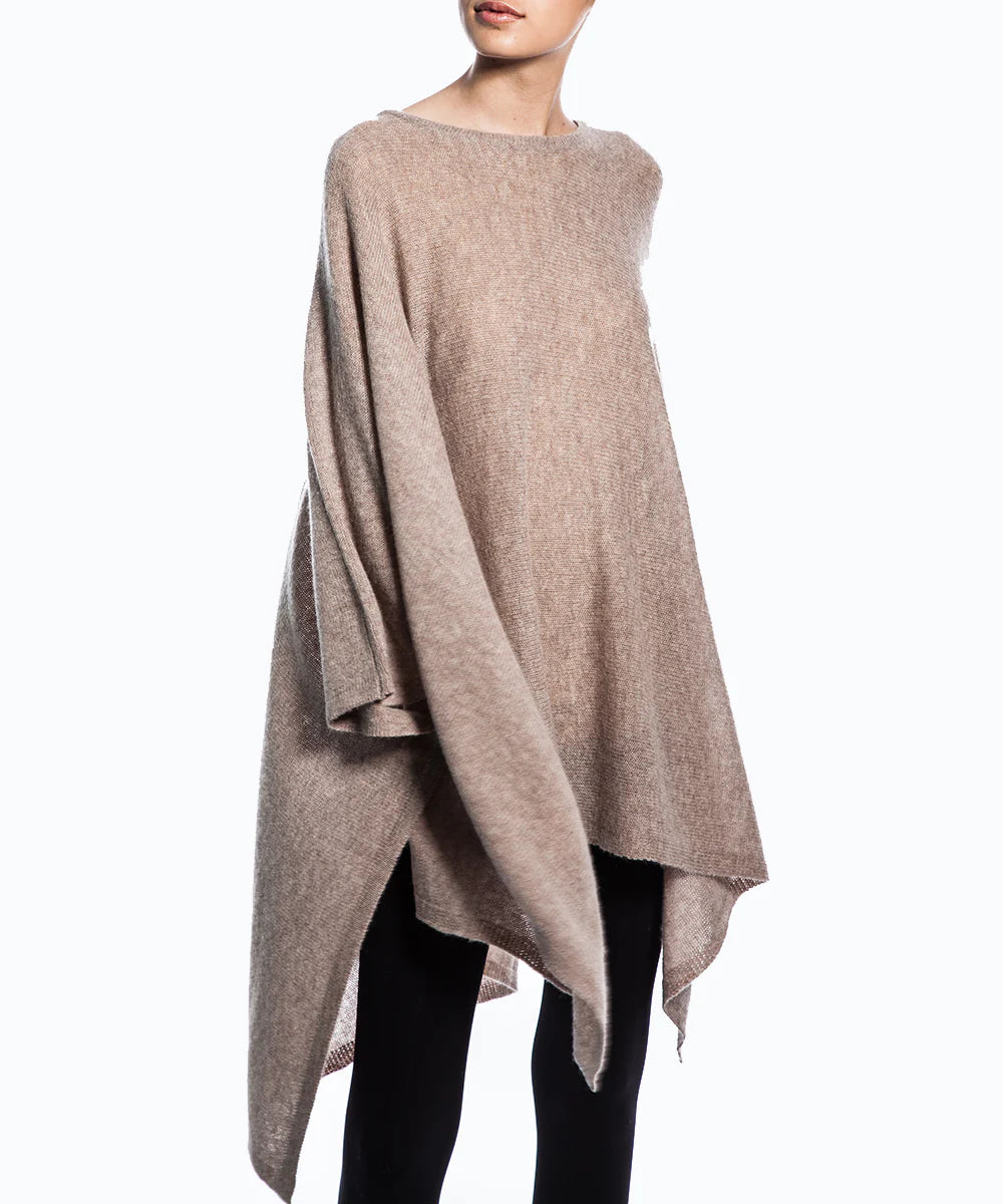 Chic And Modern Ideas To Wear A Poncho - My Bodhi