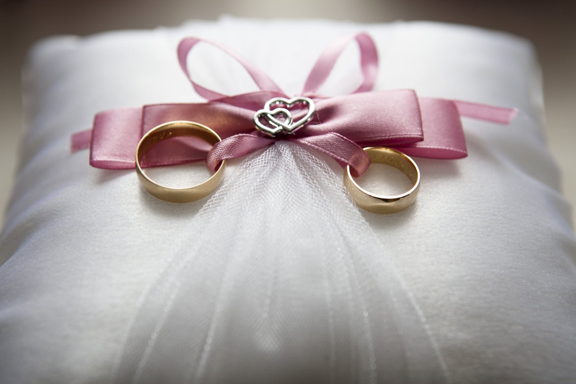 Finding the perfect wedding gift online